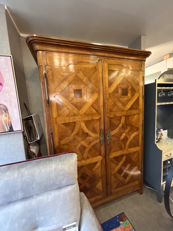 Armoire Malouine en merisier, noyer et louped’orme