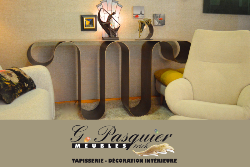 Console contemporaine métallique – Élégance sculpturale & design moderne